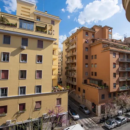 Domus Collazia - San Giovanni Apartment *